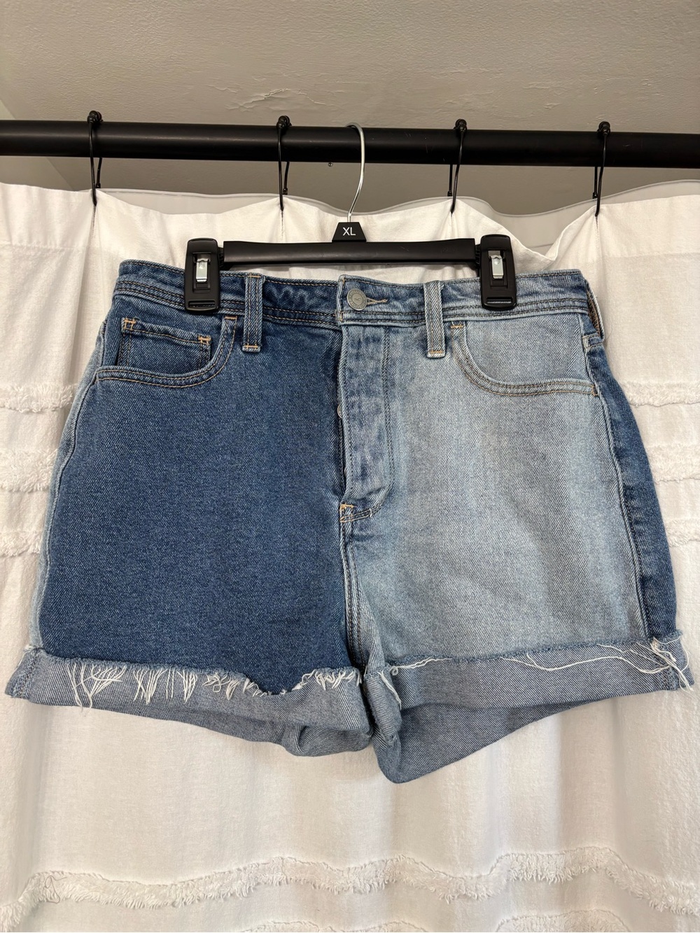 Hollister Two-Tone Blue Denim Women's Shorts - Casual Frayed Hem